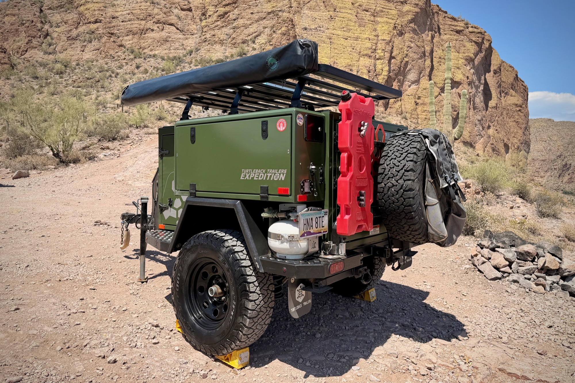 Rear three-quarter in a desert canyon