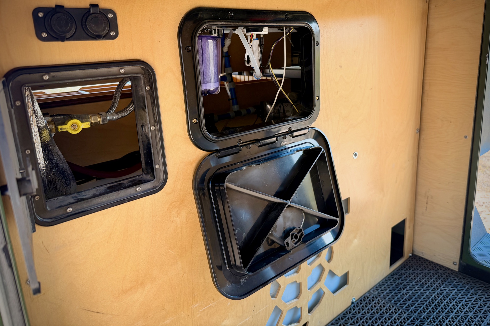 Guzzle H2O filtration & purification — relocated mount