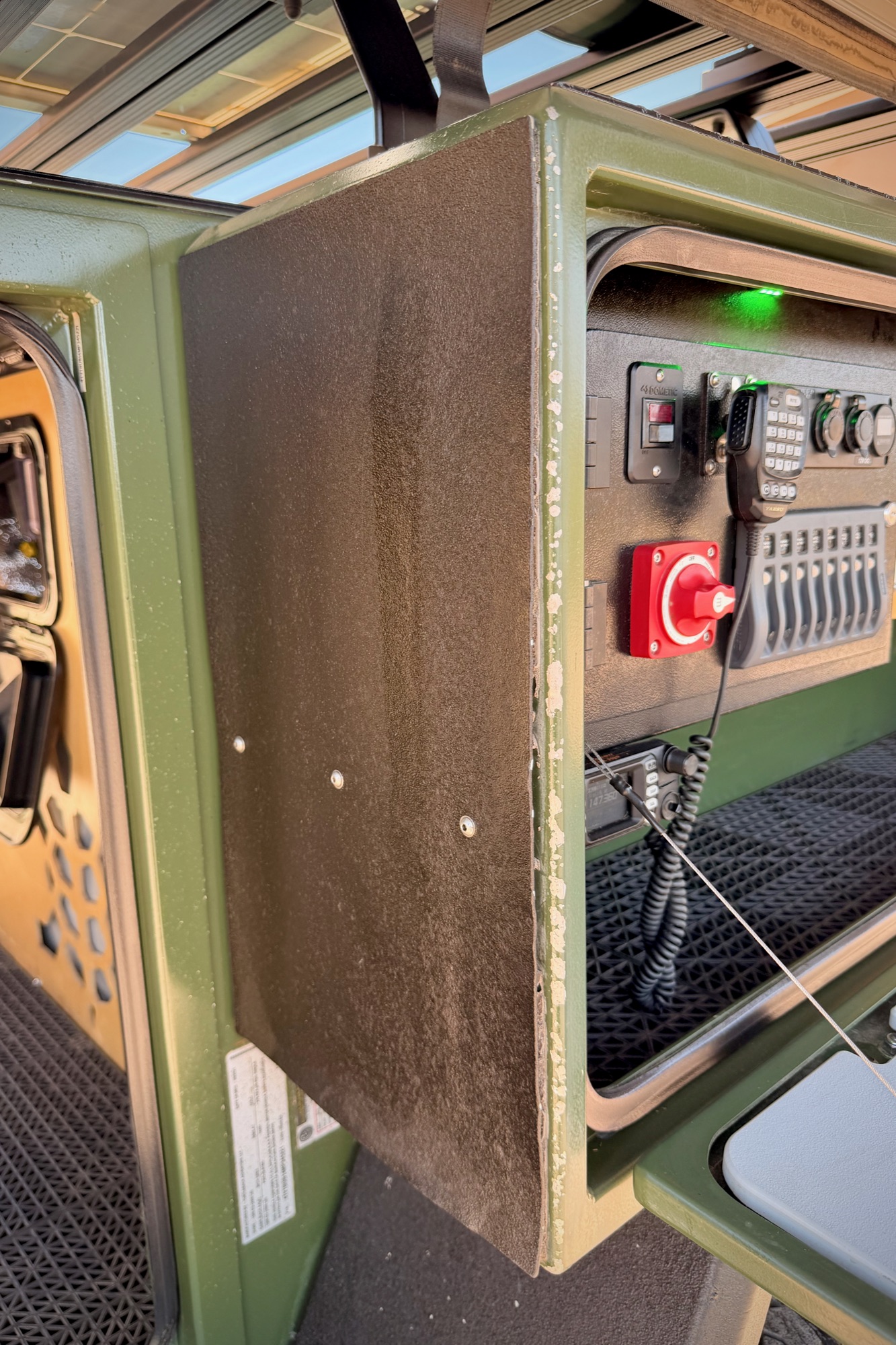 Battery isolator and circuit-breaker panel